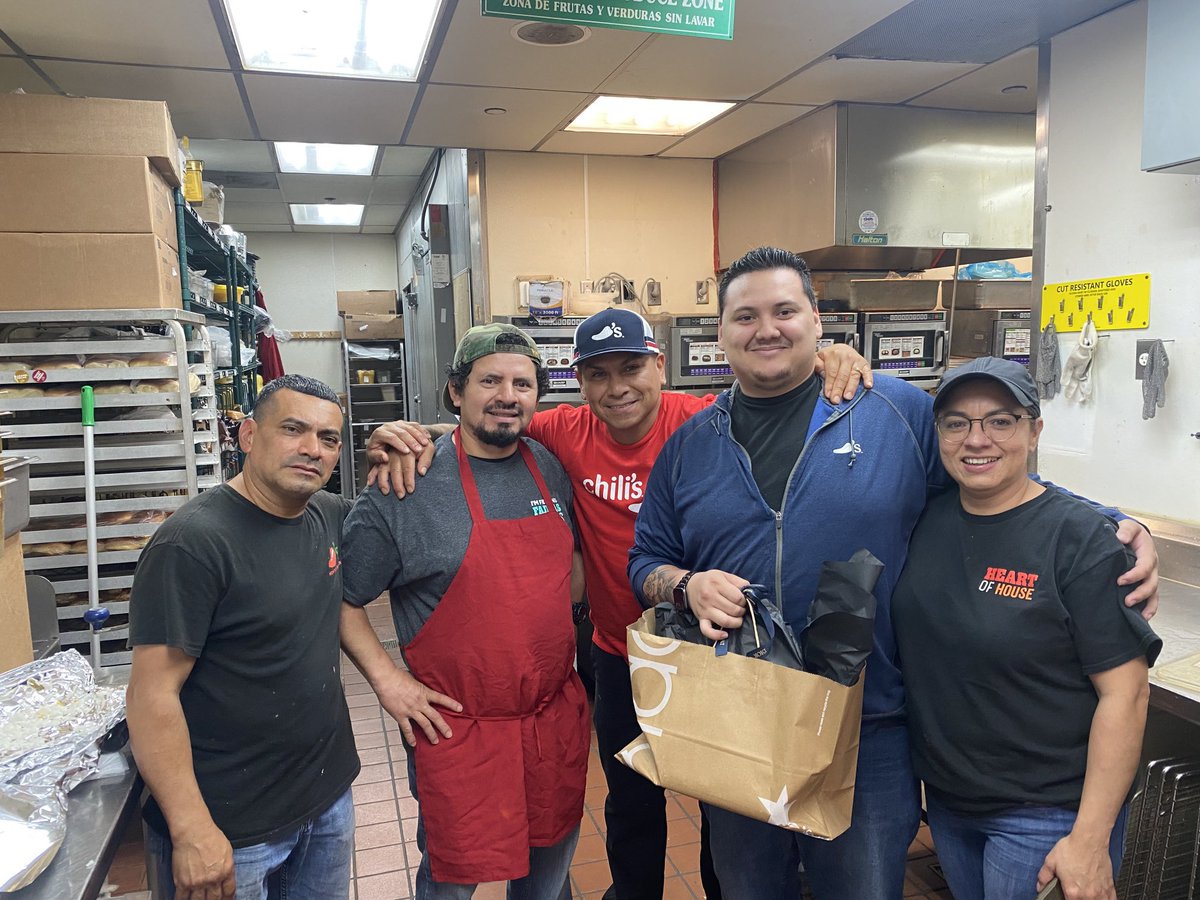 Cris_Leonel7's tweet photo. The last 2 months have really been a emotional rollercoaster from leaving one of my favorite teams i have worked with in my chili’s career to G.M to one of the best chili’s i worked as a cook really shows you what you can accomplish in life if you want it @Chilis #Best773 #853 https://t.co/KhxG5MkOGd