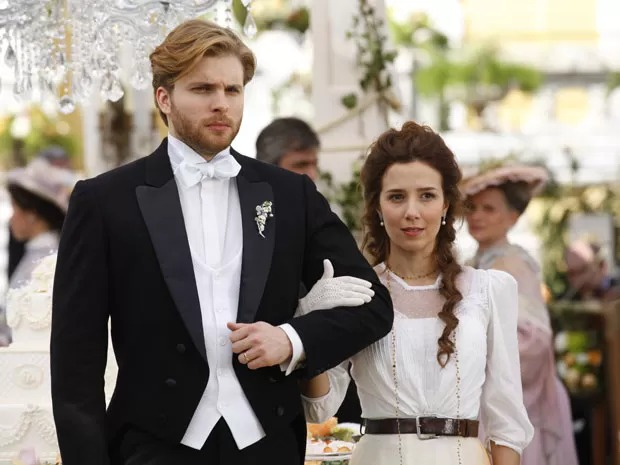 astraverse's tweet photo. acho que nunca superei de verdade o dia que a globo entregou um casal com trope casamento arranjado slowburn e segunda chance e que acima de tudo serviu também química, companheirismo e beleza https://t.co/z1IwPzBL8W