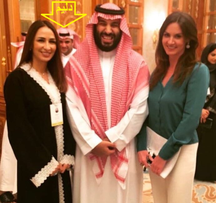 ThayirAljanub's tweet photo. بالله يا الـــربـع ذا👇 يصير "خادم الحرمين"!؟ https://t.co/i1V9GEUiKu