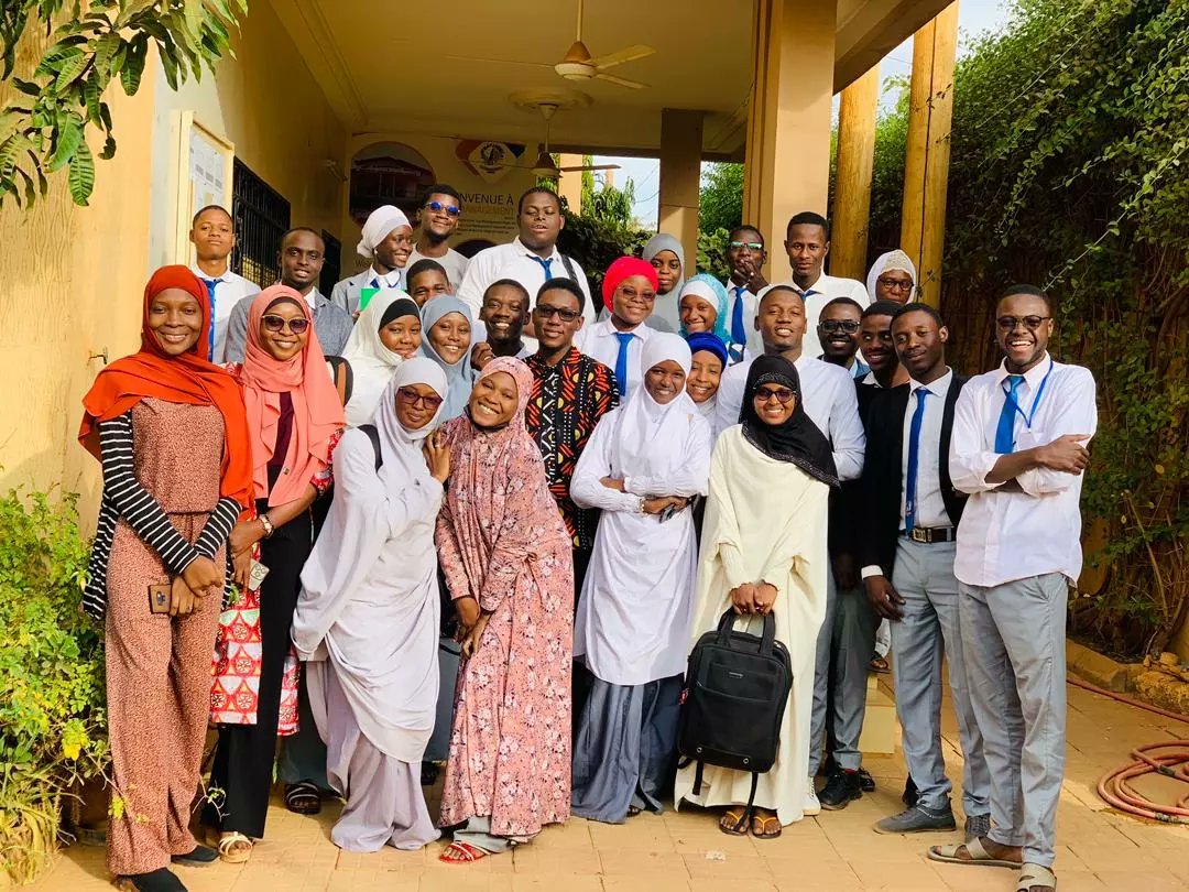 NigerSup's tweet photo. Cet après-midi a été l'un des plus enrichissants de Sup' Management Niger !✨ 

Nous avions invité Monsieur Ismaël Issaka et, surprise... Nous avions eu l'honneur d'accueillir avec lui Madame Aïcha Mahaman de Talit Design et l'inspirant Monsieur Saïd Hachimi.

#InvitéSpécial https://t.co/aaouI1BuDT