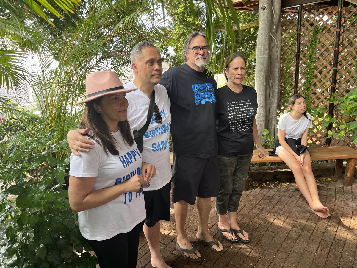 MahinaTreehouse's tweet photo. Kiwi connection #kiwis #newzealand #treehouse #treehouselife #vacation https://t.co/PVyRWX1J7W