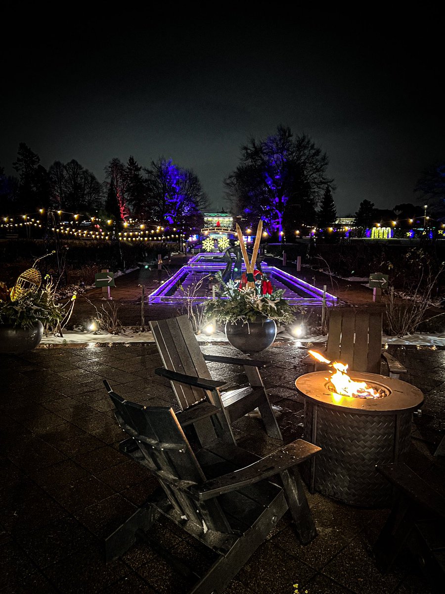 OliviaDuke33's tweet photo. There’s still time to head over to @RBGCanada and experience #RBGWinterWonders. Ends January 8!

A unique outdoor experience - so picturesque and magical! 

#BurlON https://t.co/uCwkyXUwup