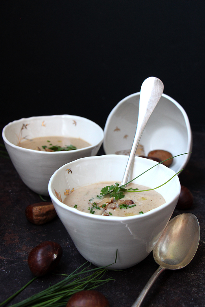 cofooders's tweet photo. #Recette via #DevorezMoi Velouté aux châtaignes 👉https://t.co/Uyf5nIKUIk #veloute #chataigne #soupe #bon #hiver #plat #faitmaison https://t.co/lcxVrljvwM