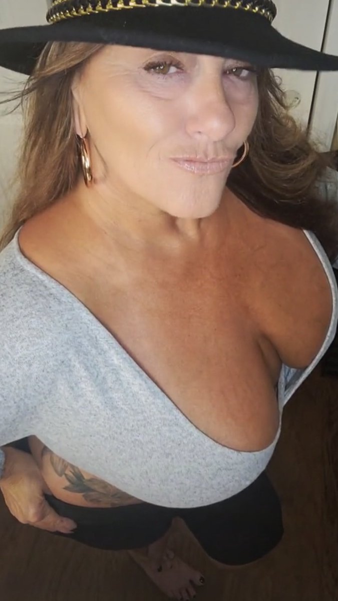 PJ7282's tweet photo. I want to be the reason you edge your cock until you cum 💦💦💦#cumslut https://t.co/iSCHo8YefI