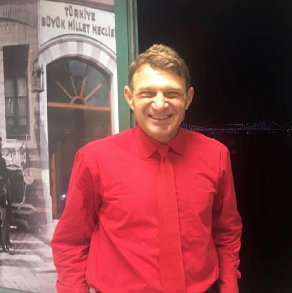 AKP kumpasları ile mağdur edilen 
Tüm CHP üyeleri kıymetlidir, sahip çıkılmalıdır.
2 yıl, 7 ay, 15 gün ile yargılanan Ekrem İmamoğlu'na da
12 yıl hapis cezasıyla yargılanan 
E.Amiral Türker ERTÜRK'e de SAHİP ÇIKILMALIDIR.