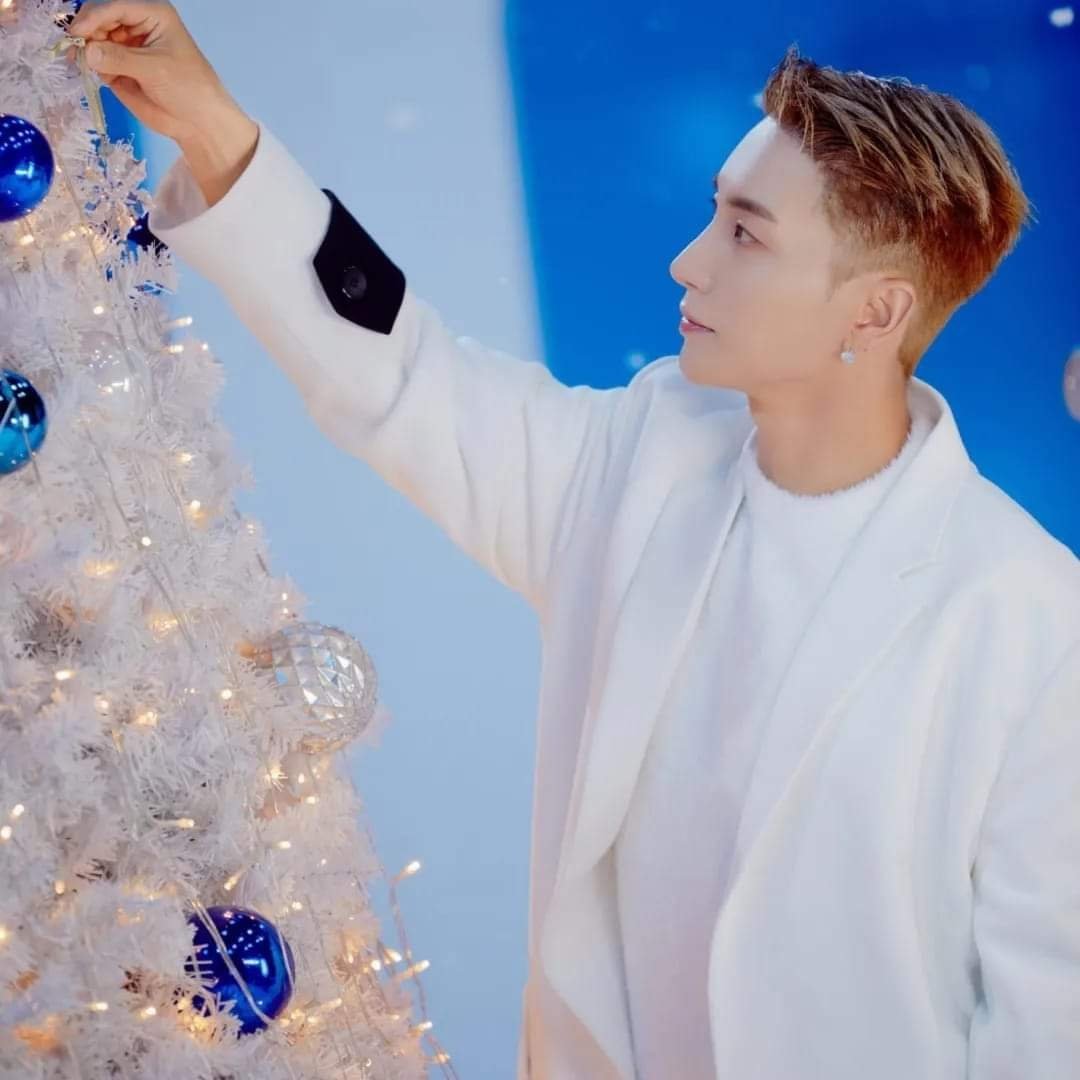 MondayMonbebe's tweet photo. Leeteuk with undercut 🥺🥺🥺😍😍😍🫠🫠🫠 https://t.co/jKu6LHiKxv