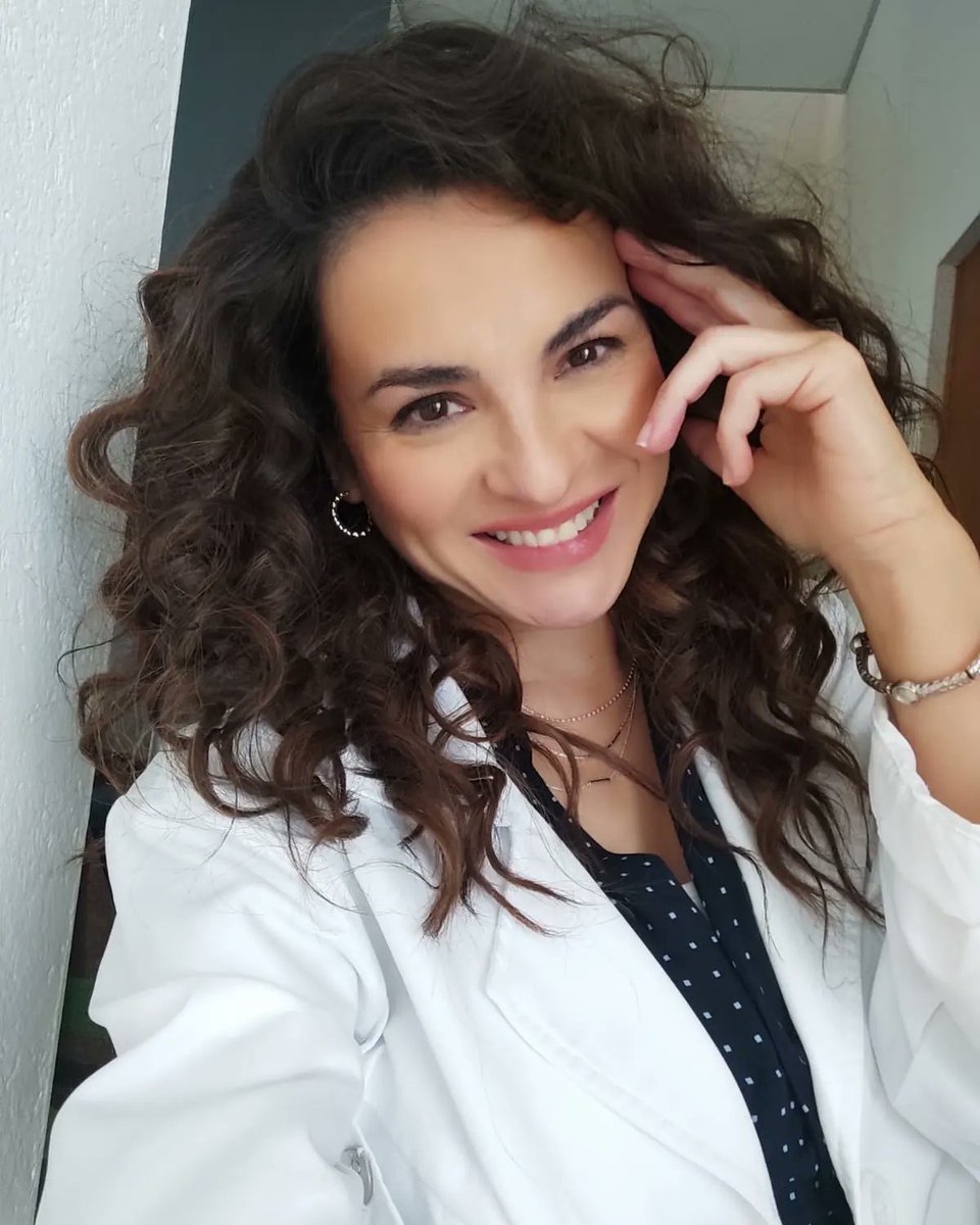 Edetellitu's tweet photo. Aquí desde tempranito ya estamos #firmando 📽️ #actrizlife 👩🏻‍⚕️ #comerciales
#publicidad #Mexico
#usa #Argentina #Ecuador

Se portan bien!! 👏😘 
Lindo día ☀️ https://t.co/FpVTow2Ut0
