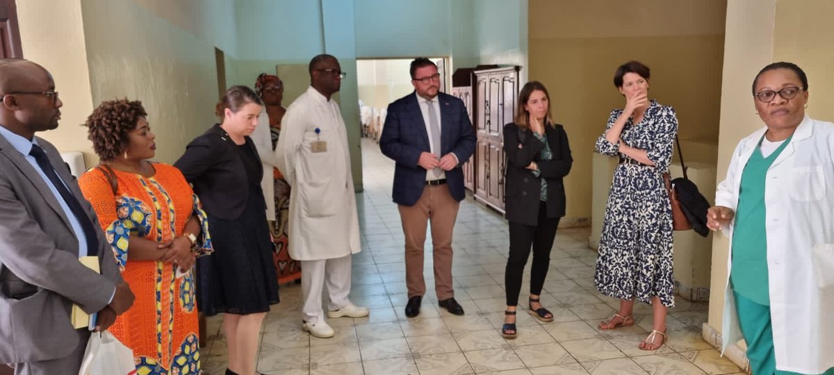 AmbSuisseRDC's tweet photo. Honoré de rencontrer le lauréat du prix Nobel de la paix @DenisMukwege qui accompagne depuis 20 ans les victimes des violences sexuelles en #RDC 🇨🇩. Avec son équipe du @PanziHospital il a effectué plus de 50´000 opérations - un appel pour soutenir la lutte contre l’impunité. https://t.co/6I1rf5MeUp