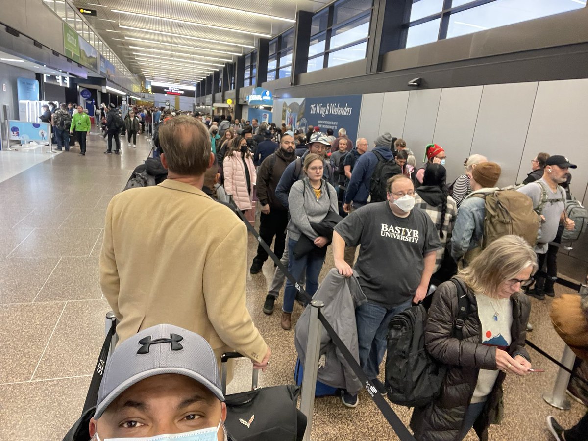 amit505's tweet photo. Horrendous security wait times @SeaTacAirport it seems much worse than the 75 mins they are communicating @TSA line started in parking area. Drive, don’t fly. https://t.co/iyH6lbTqme