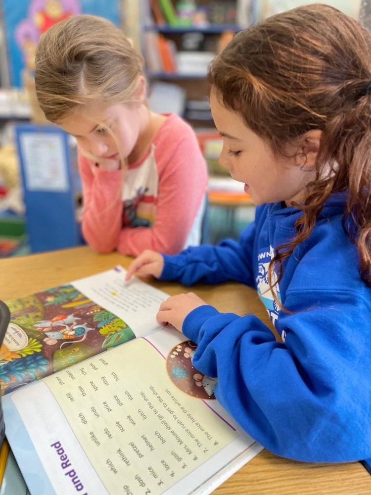 WeareMiddletown's tweet photo. Forest Avenue
Partner Reading with our decodables! Great work in 2P!
#welovetoread #forestaverocks https://t.co/HidM7uicto