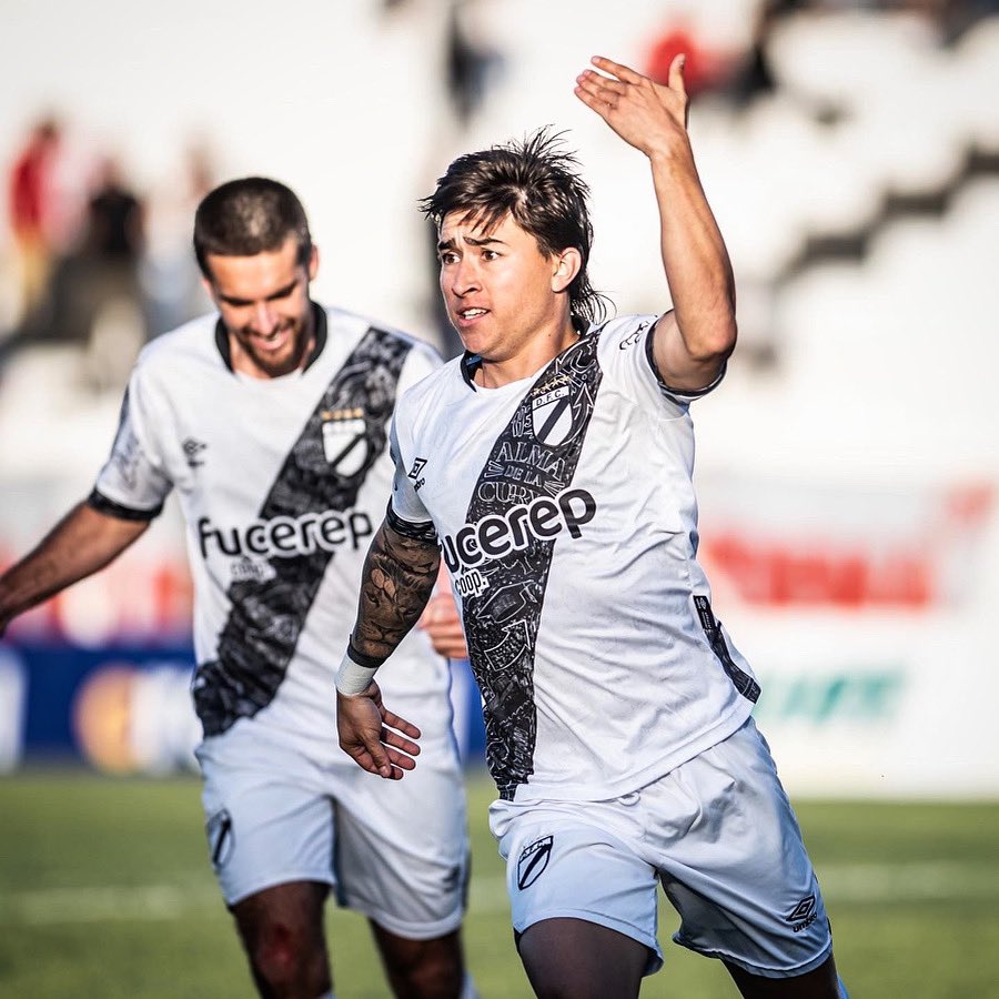 ¡Gracias, Danu!🖤🤍 <a href="/DanubioFC/">Danubio Fútbol Club</a> 

A cada uno de los que forman parte del club, el agradecimiento por el respeto y el cariño. Les deseo lo mejor de cara a futuro.
Fuerte abrazo franjeado!