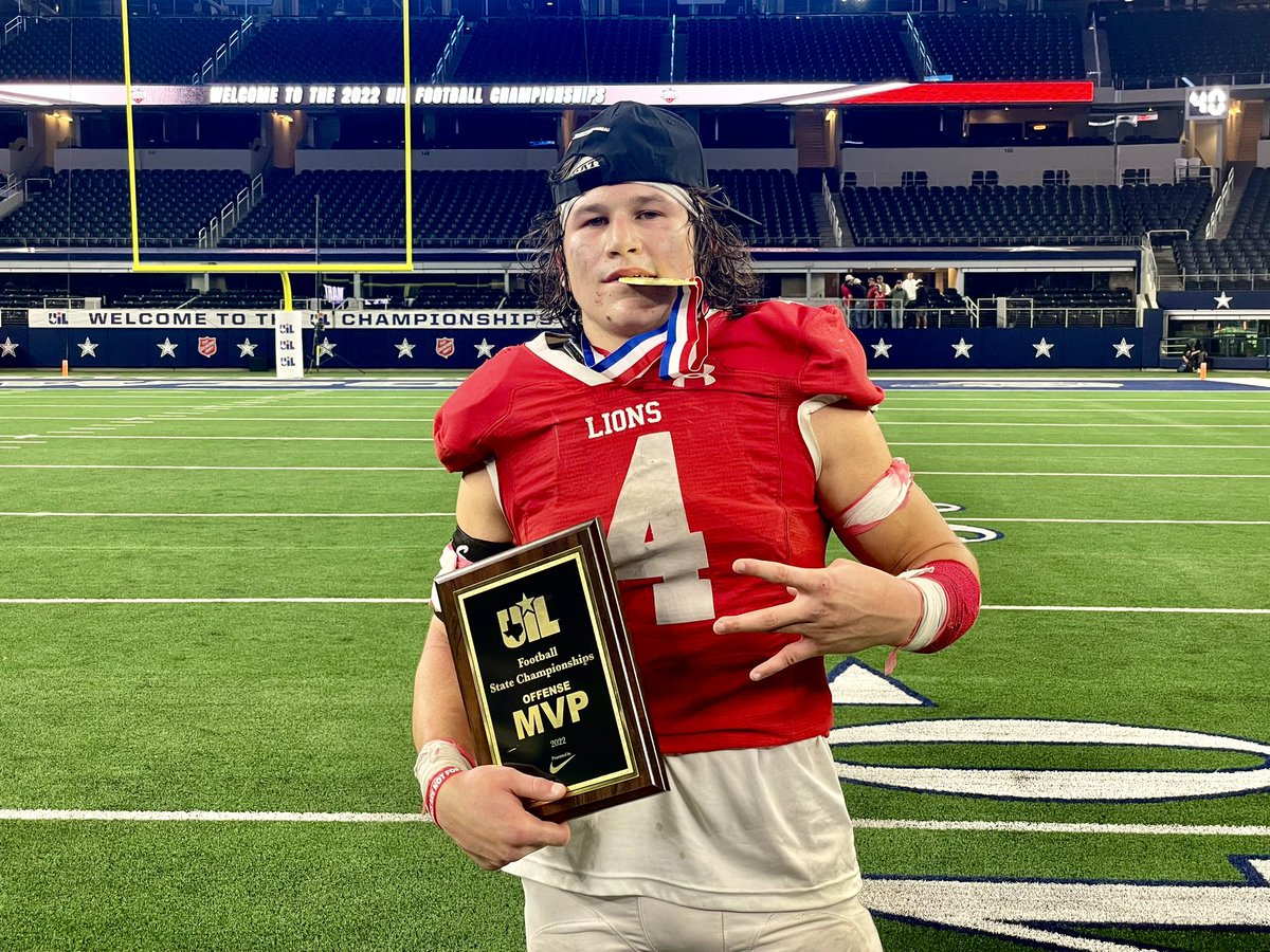 Wednesday Recruiting Notes: 2022 UIL TXHSFB Football State Championships

• <a href="/CoyLefevre/">Coy Lefevre</a> goes out w/ a bang 🏅
• <a href="/jaderiun/">JD BELL</a> name to monitor 🔍 
• Notable: <a href="/Demontrel4_/">De’Montrel Medlock</a> &amp; Adam Hill 

texasfootball.com/article/2022/1… 🏈 <a href="/UncleFraz/">Fraz 🐙</a> | #dctf #txhsfb #UILState