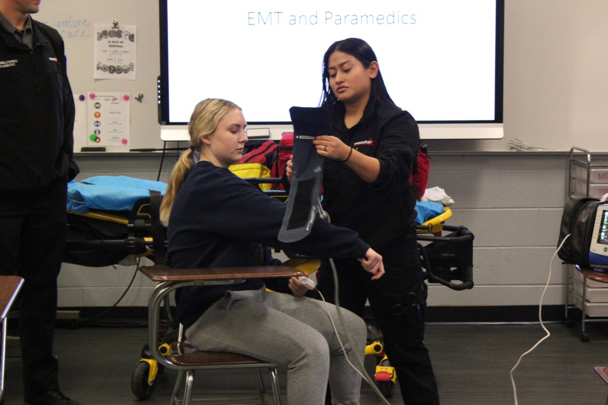 MedstarMich's tweet photo. It was a privilege to speak with CTE Medical Academy Students at Chippewa Valley High School in Clinton Township. Paramedic Jason Schimelfening, EMT Katie Furtah, and Medstar CEO Kolby Miller introduced these future medical professionals to the world of EMS! #weareMedstar https://t.co/CIZNlSnowK