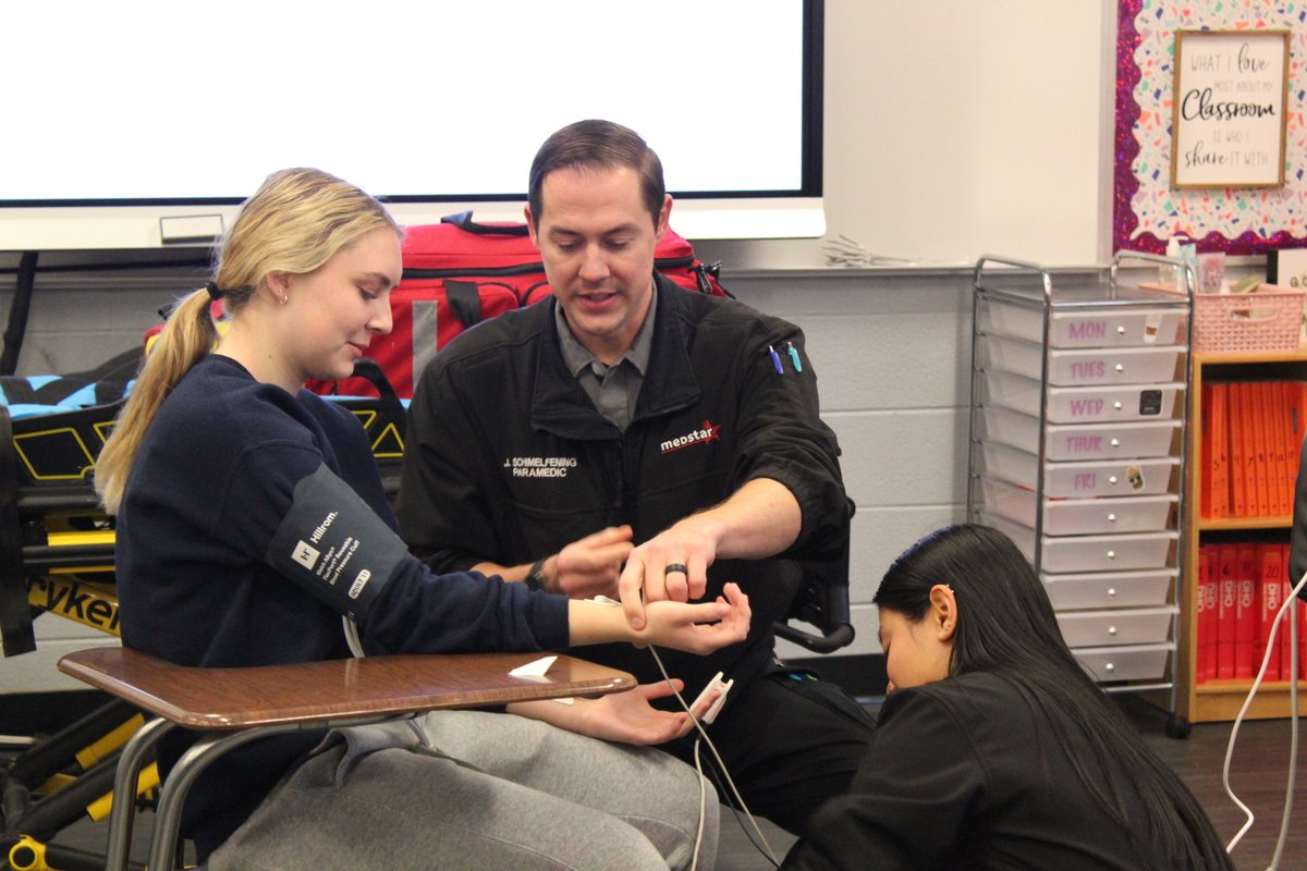 MedstarMich's tweet photo. It was a privilege to speak with CTE Medical Academy Students at Chippewa Valley High School in Clinton Township. Paramedic Jason Schimelfening, EMT Katie Furtah, and Medstar CEO Kolby Miller introduced these future medical professionals to the world of EMS! #weareMedstar https://t.co/CIZNlSnowK