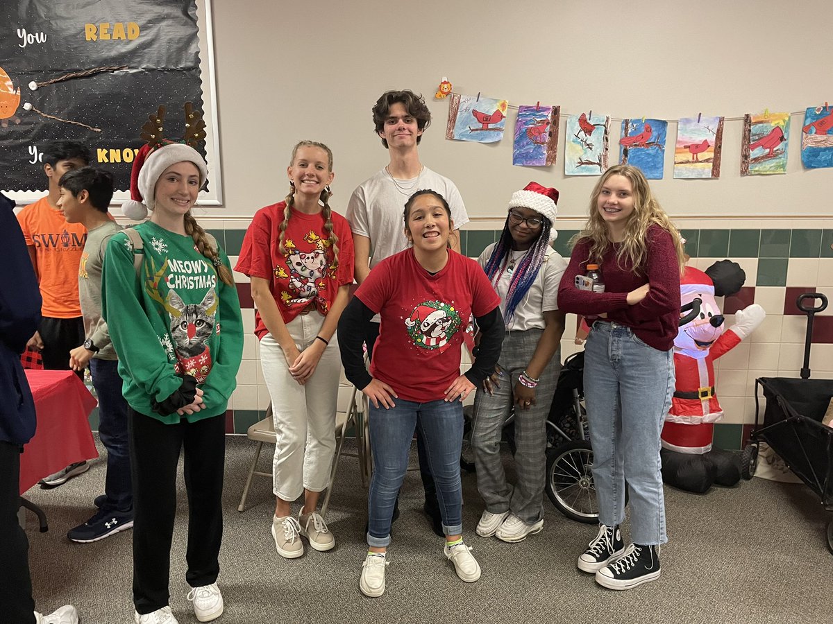 GHS RST volunteered <a href="/JimPlain/">Jim Plain Elem</a> for Cookies with Santa Tuesday! We had soo much fun seeing our students and getting to visit Santa 🎅 Wishing you all Happy Holidays!