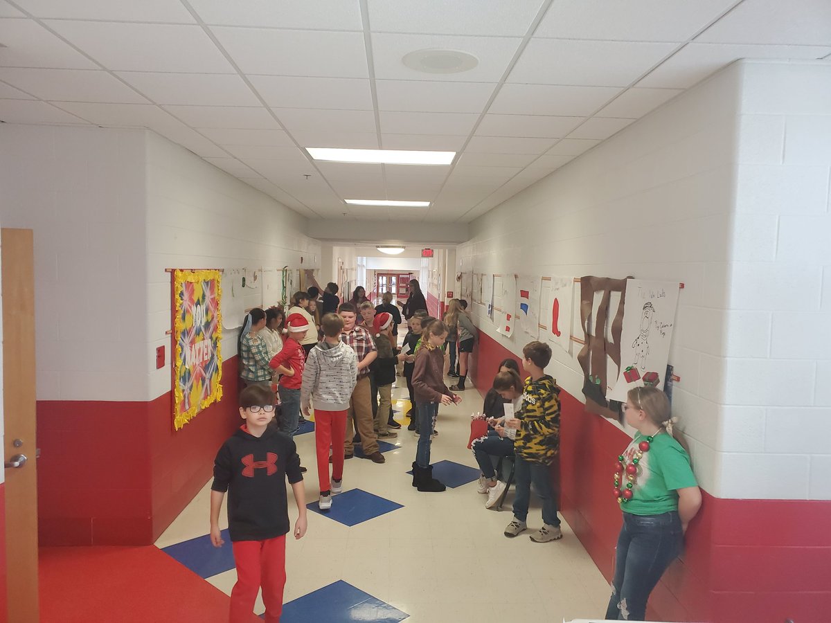 Mvillereddevils's tweet photo. 5th grade Cultural Holiday project displays https://t.co/LaTJIzu3tp