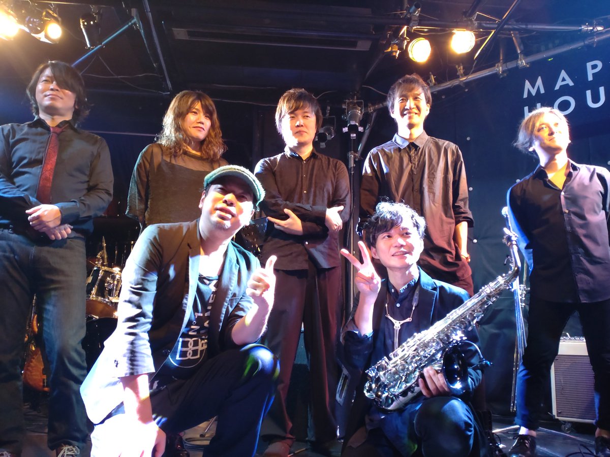 sakic0_0c's tweet photo. 「伝説のスタベルライブ」
後に絶対そう伝えられるであろうライブを見て、聴いて、感じてきた✨
幻の光景を目前にしている感覚。
でも現実。
演者それぞれの表情や言葉や音から、思いもビシバシ伝わってくる。
堀越先生とおうちゃん、またじゃんけん負けてね!✊✌🖐
#STARBELLPLUS https://t.co/98zADB7xuY