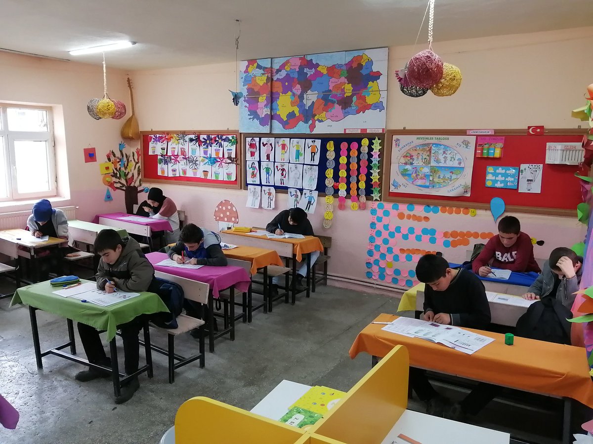 Bugdayli25's tweet photo. ERBAP kapsamında akademik başarıyı arttırmak adına okulumuzda LGS ye yönelik haftalık olarak denemelerimizi gerçekleştiriyoruz
https://t.co/KmkBujzWsh
@skaygusuz
@Erzurum_Mem
@latifbagacli
@omer25guney https://t.co/wlAQMgBD9d