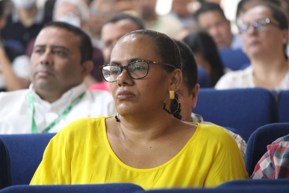 SENAenBolivar's tweet photo. Durante el desarrollo de la 📊 reinducción, el director de @SENAenBolivar 💚 @jaimetorradoc, instaló el evento 🗣️ presentando la estrategia CampeSENA👩‍🌾🚜  y se refirió a la construcción del nuevo Tecnoparque y nuevas sedes  🏫 #SENA como la de #Magangué. #SomosSENA. https://t.co/42WKJXNUy5