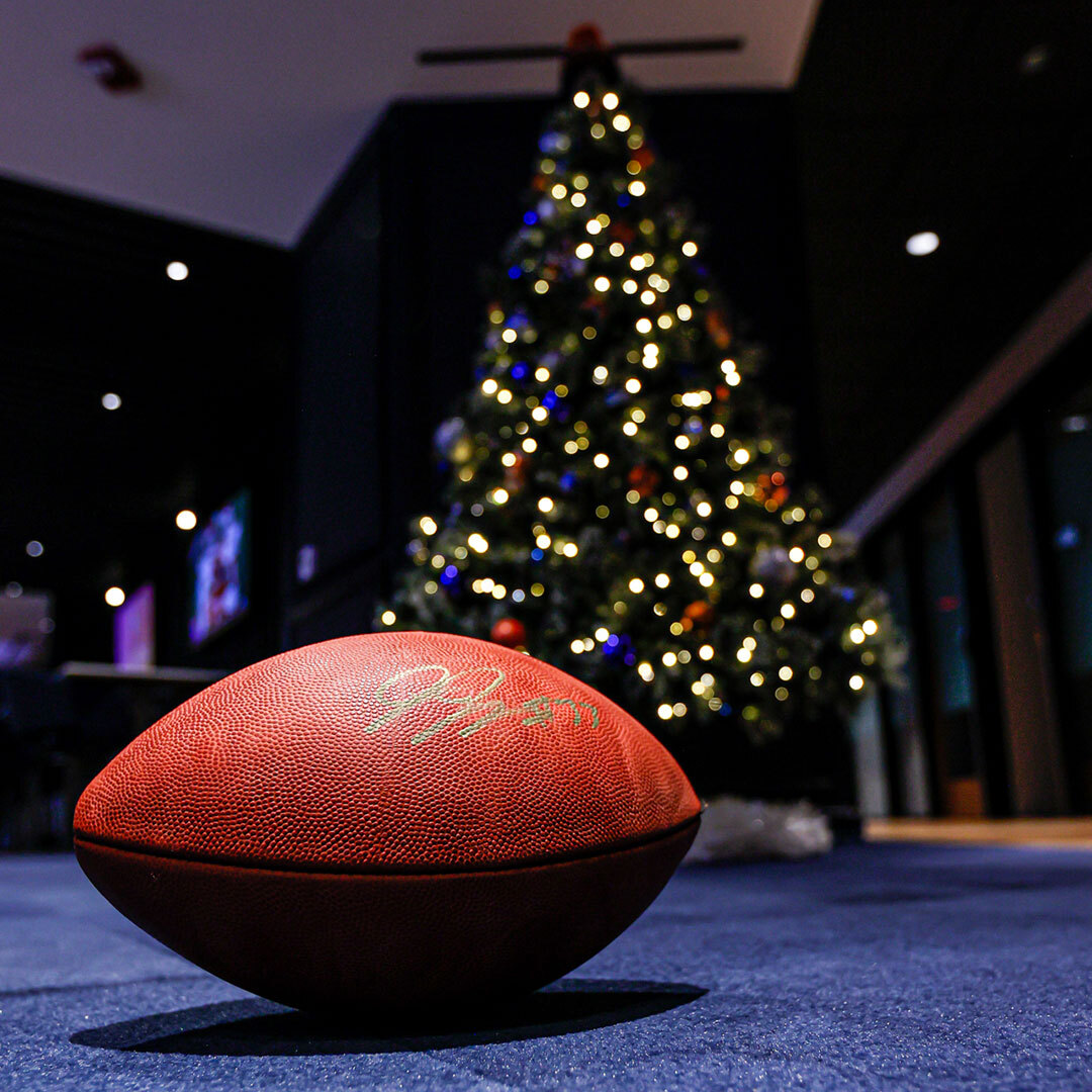 Chicago Bears (@chicagobears) on Twitter photo RT for the chance to win a football signed by 33!
#ProBowlVote + <a href="/NBAxJay1/">Jaylon Johnson</a>
#WPMOYChallenge + <a href="/NBAxJay1/">Jaylon Johnson</a> RT for the chance to win a football signed by 33!
#ProBowlVote + <a href="/NBAxJay1/">Jaylon Johnson</a>
#WPMOYChallenge + <a href="/NBAxJay1/">Jaylon Johnson</a>