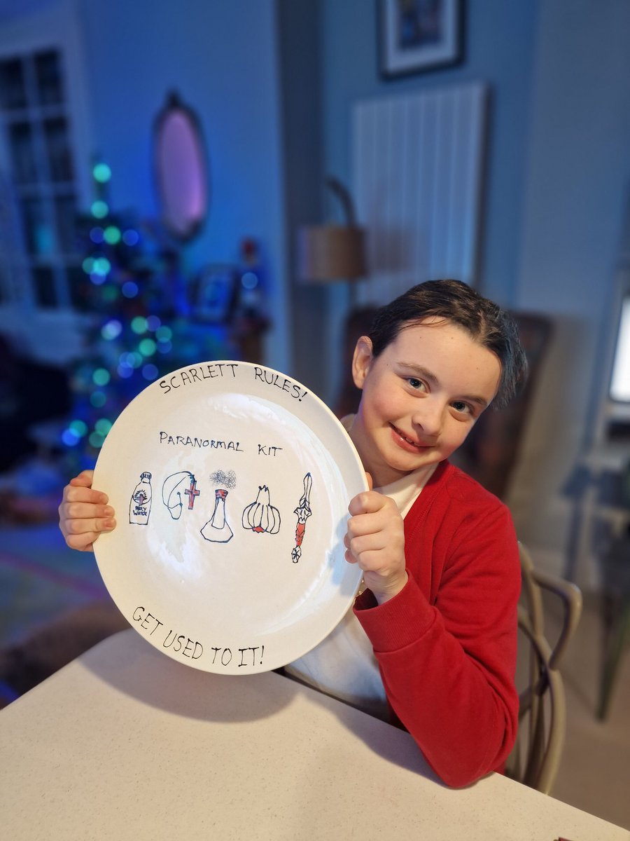 <a href="/JosephWinterVHS/">Joseph Winter</a> <a href="/Shudder/">Shudder</a> <a href="/cookjared/">Jared Cook</a> Scarlett loves her new plate designed by Mum, what dya reckon? #deadstream #HorrorFam #HorrorCommunity