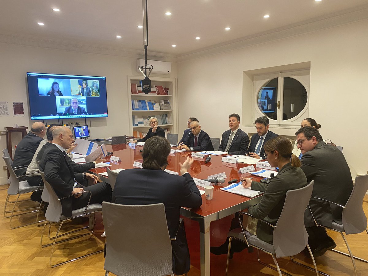 ICompetitivita's tweet photo. 📣 “#Transizione 4.0 e #digitalizzazione della #Sanità. Come accelerare l’adozione delle nuove #tecnologie a beneficio del #SSN”

Ne discutiamo ora al tavolo rosso I-Com 📍 con politici, esperti e numerosi altri ospiti.

Introduce il dibattito il presidente I-Com @daempoli 👇 https://t.co/AjQebDJyyK