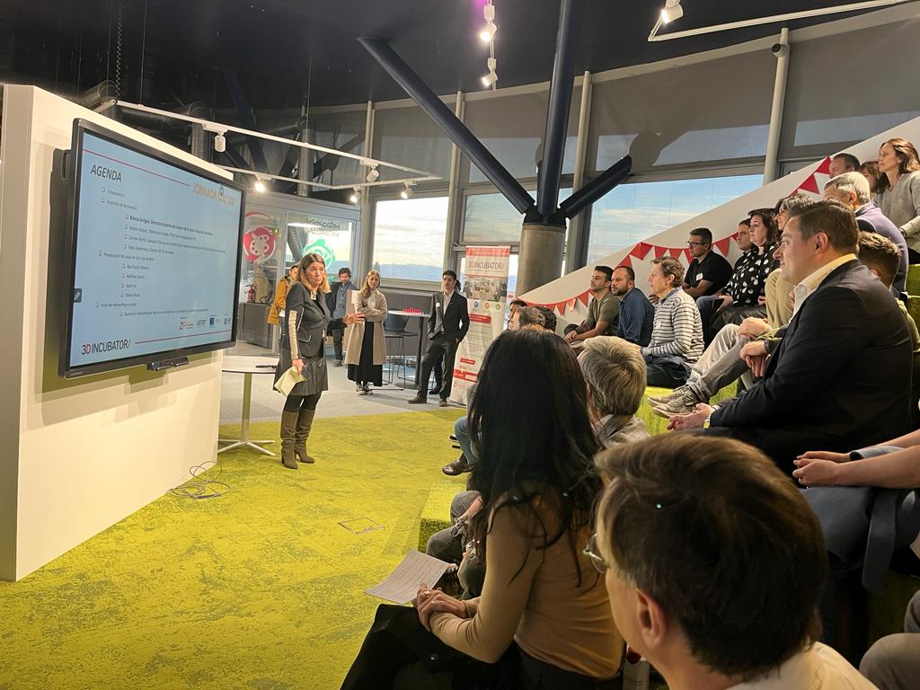 ConsorciZF's tweet photo. ¡En la @3D_Incubator ya superamos las 100 empresas incubadas 🎉 y hoy, junto a la @FundacionINCYDE y @Leitat, celebramos este gran hito con sus protagonistas: ¡el #3Decosystem! 3 años y medio llenos de #talento e innovación y dando forma a una familia que no deja de crecer. 🚀 https://t.co/l4xkSYM2op