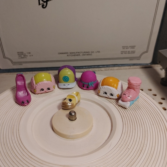 secondcycle's tweet image. So good I had to share! Check out all the items I'm loving on @Poshmarkapp from @Trish82989353 @melissacorininc #poshmark #fashion #style #shopmycloset #shopkins #lillap: posh.mk/bKsE3P3BMvb