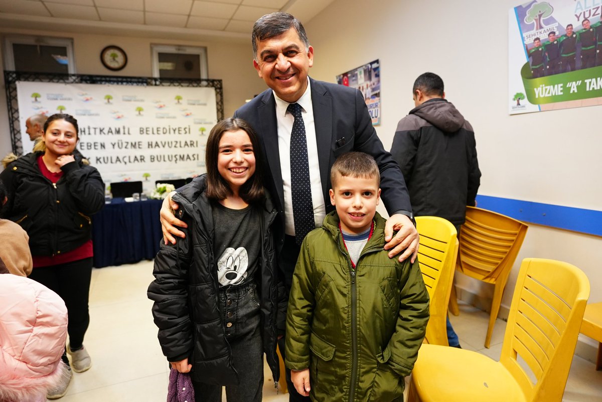 Alleben 2 Yüzme Havuzumuzda eğitim gören minik kulaçlarımız ve değerli velileri ile buluştuk.

Alt yapımızın temelini oluşturan; Altın Balıklar ve Deniz Yıldızları takımlarımıza başarı yolunda inanıyor ve güveniyoruz.🏊‍♂️🏊‍♀️