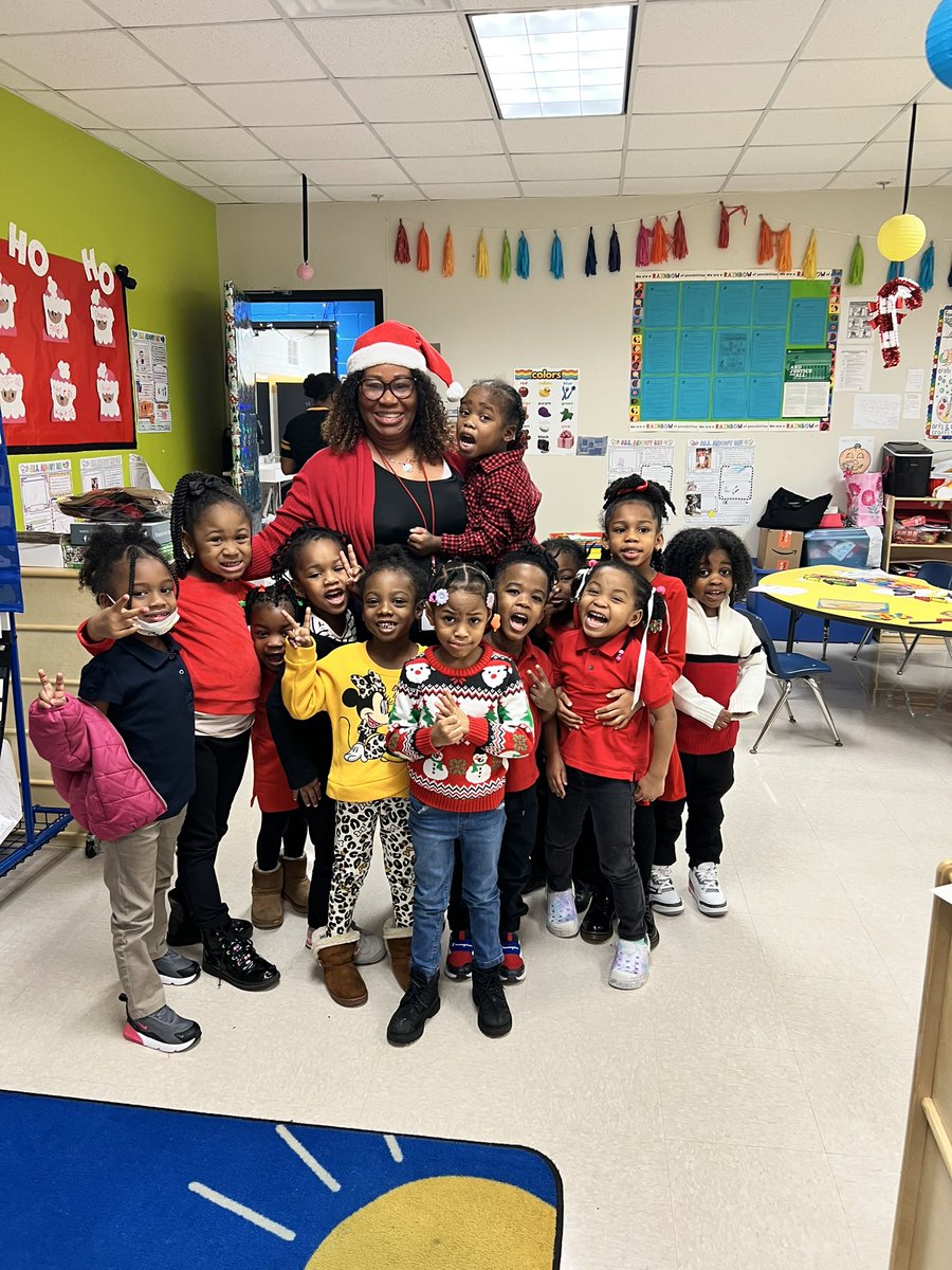 pdtrimble's tweet photo. Pre-k stole the show! Cutest reindeers of all! https://t.co/qjGSipqbUQ