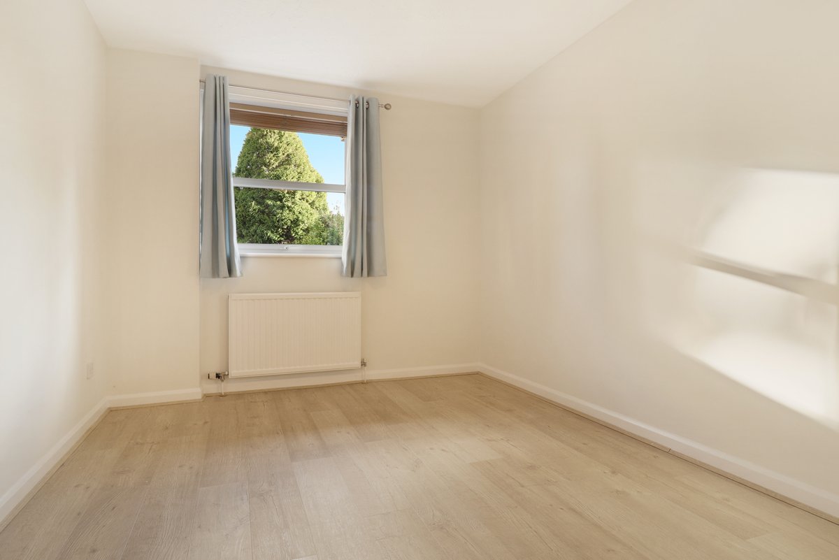 Sales Instruction - 📍 Christchurch Road, Cheltenham

£240,000

Ground floor apartment | 2 bedrooms | 1 bathroom | separate kitchen | sitting / dining room | allocated parking

#cheltenham #gloucestershire #cotswolds #property #housingmarket #realestate #estateagent