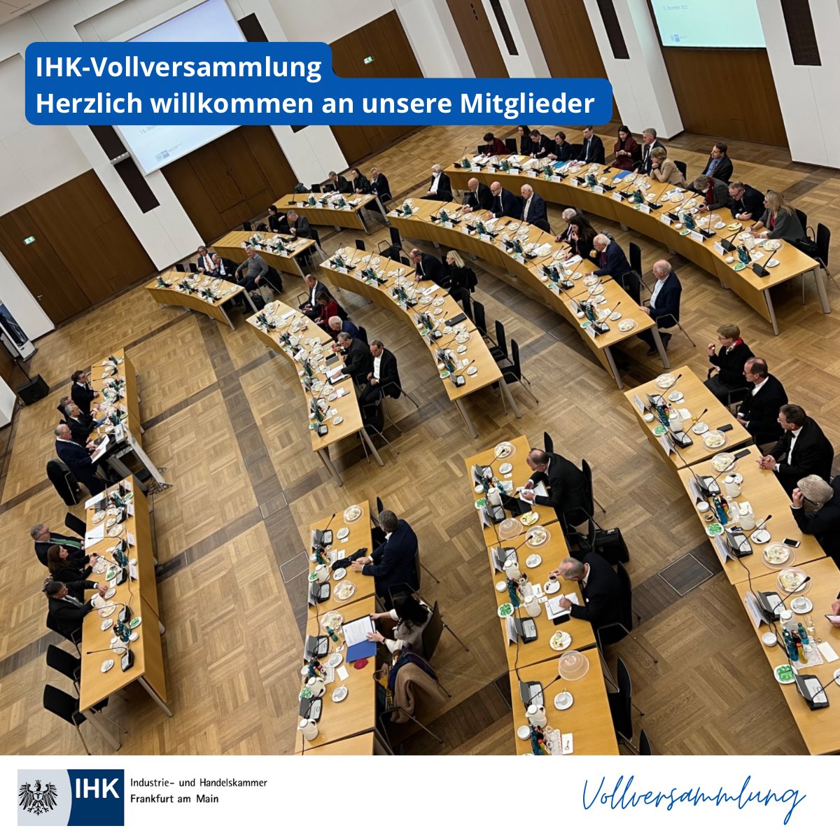 IHK_FFM's tweet photo. Gerade findet in unserem Haus die letzte #Vollversammlung des Jahres statt. Wir sagen allen Mitgliedern ein 💙-liches Willkommen!

#ihk #ihkffm #ihkvollversammlung https://t.co/DA8bmmOb0O
