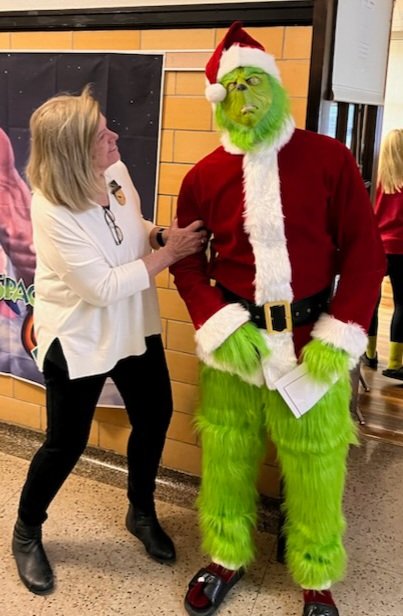 14janbailey's tweet photo. Today I had to save the students from the Grinch! It was scary! 😬 #fmsteach https://t.co/hUehG7qDvA