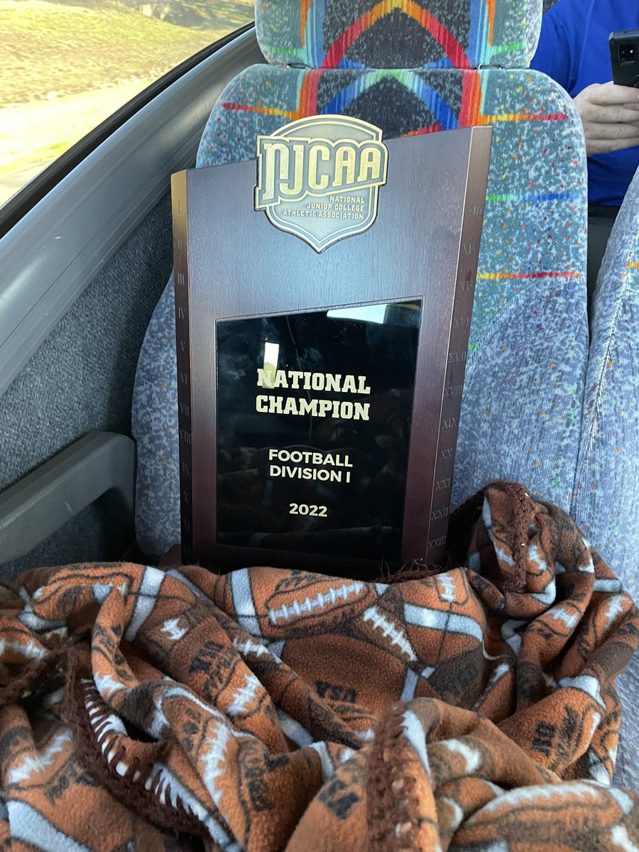 All snuggled for the bus ride back The Bluffs! #SailsUp <a href="/ReiverFootball/">IWCC Reiver Football</a>