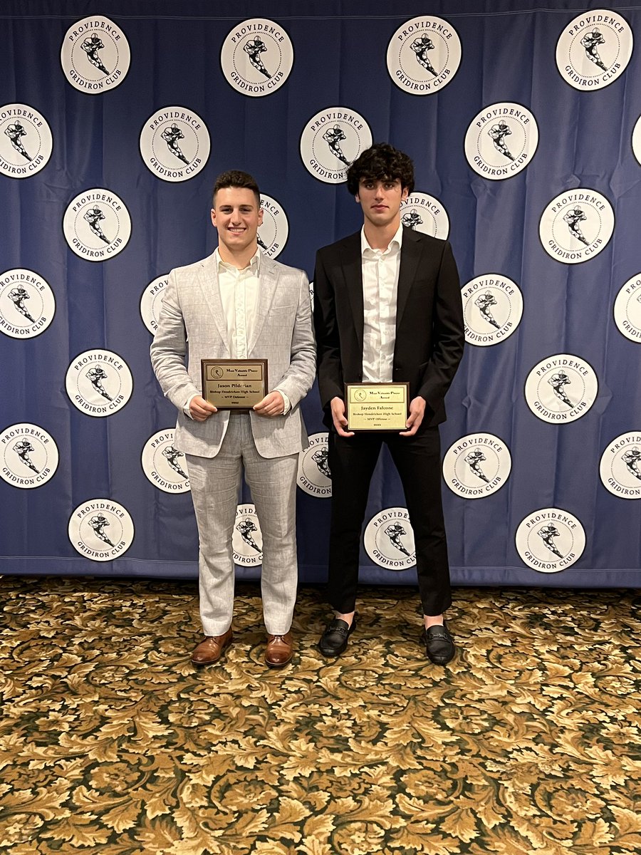 JaydenFalcone1's tweet photo. Thankful to win offensive mvp last night! @JasonPilderian @Hendrickenfball https://t.co/G5sbn1vNZ0
