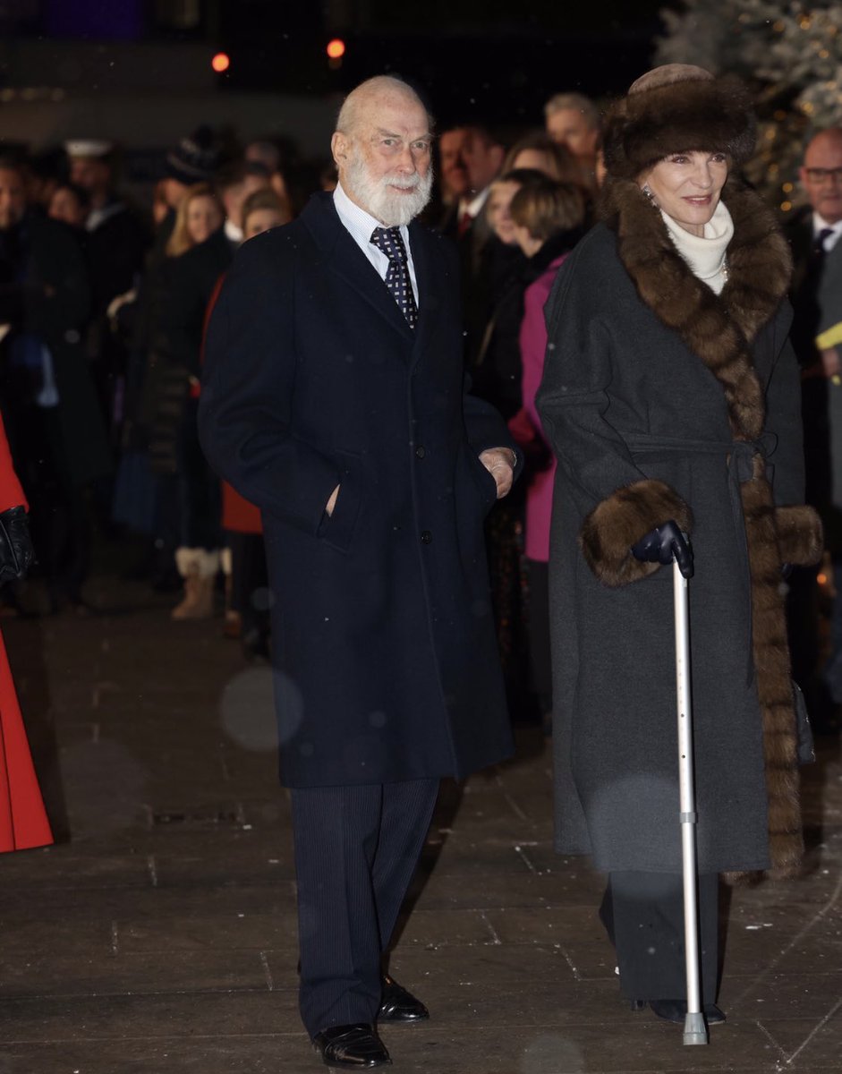 The_QVDS's tweet photo. The Princess of Wales, Princess Beatrice &amp; Mr Edo, Prince &amp; Princess Michael and Princess Eugenie &amp; Mr Jack have arrived at Westminster Abbey. https://t.co/Zs5i2FJIrh