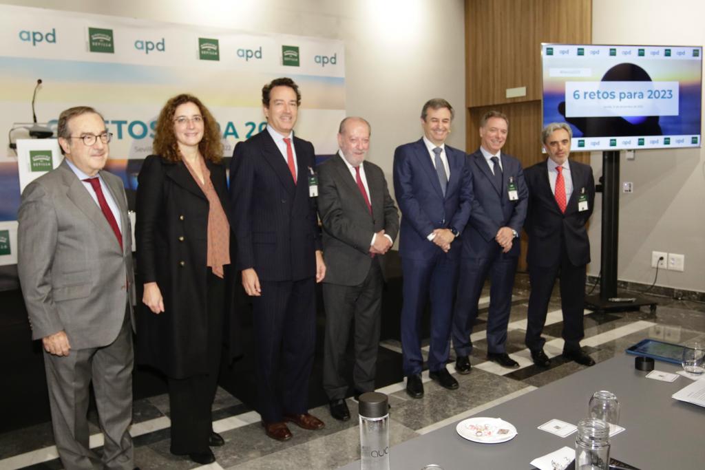 APDasociacion's tweet photo. Un centenar de empresas analizan en Sevilla los 6 ejes principales para el 2023. Desgranan los retos que tendrán que abordar las organizaciones a corto y medio plazo: sostenibilidad, eficiencia energética, talento, digitalización... 
Con el apoyo de @DIPUSEVI y @prodetur. https://t.co/Jeeh57E9Ic