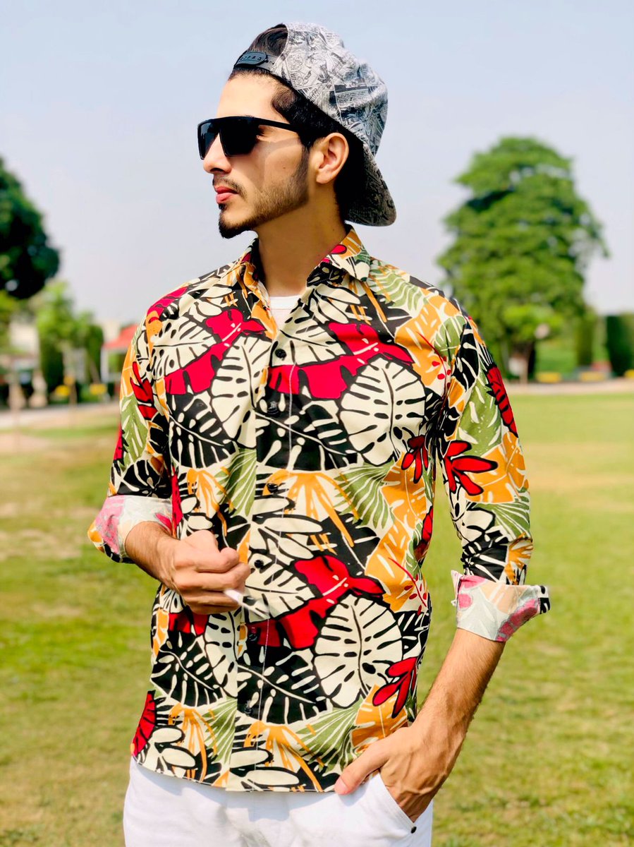 Muhamma90669292's tweet photo. اپنوں کی چاہتوں میں ملاوٹ تھی اس قدر 
تنگ آکے دشمنوں کو منانے چلا گیا ۔۔۔ 🍁. https://t.co/F9ows9t0Xe