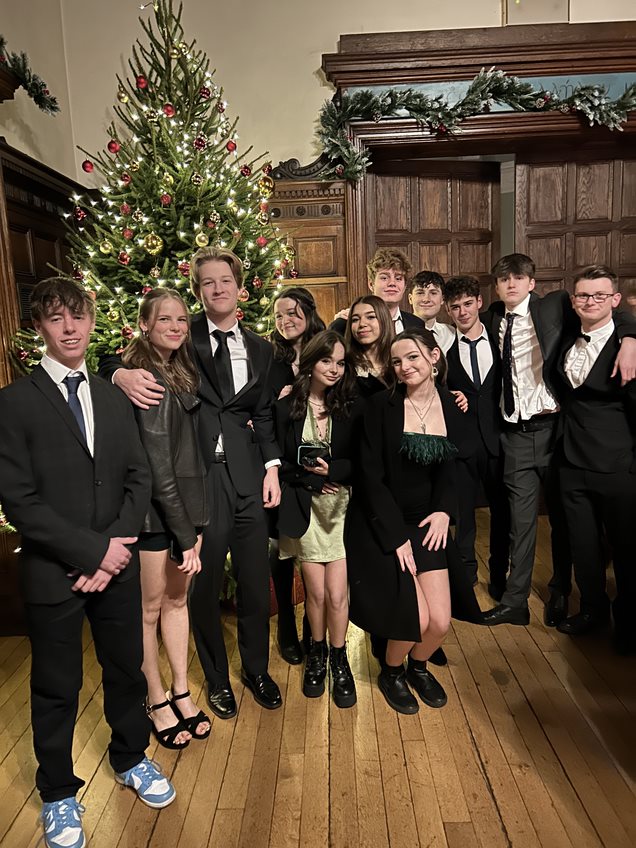 FrenshamHeights's tweet photo. Frensham hosted two dinner-dances this week. Both were evenings for our students to soak up the atmosphere, listen to music, enjoy a delicious meal and dance their socks off with friends in the beautiful setting of our ballroom #luckystudents #seniorschool @FrenshamHeights https://t.co/RJYuaXNc2v