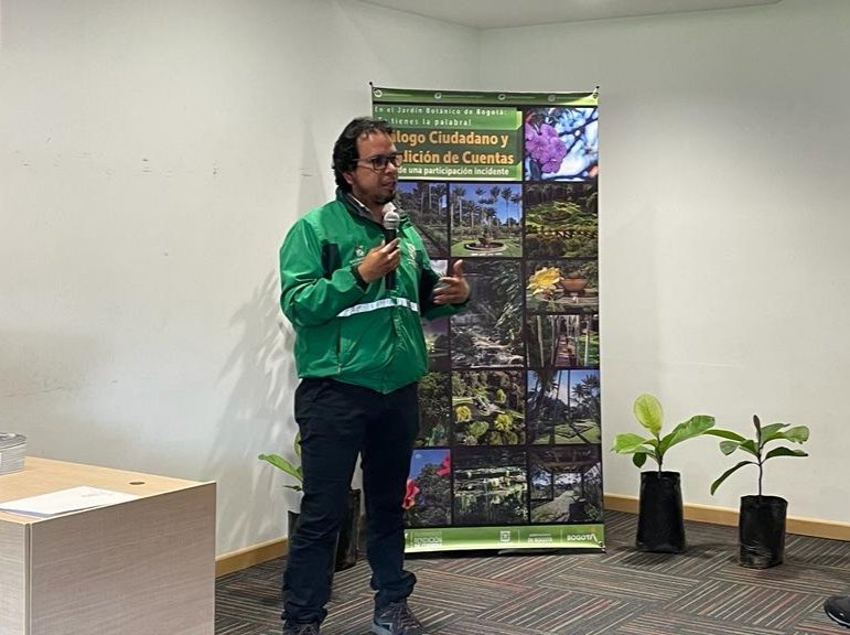 JBotanicoBogota's tweet photo. En este tercer #Diálogociudadano 2022🗣️ desde la @udistrital profesionales de la subdirección científica🧑‍🔬 presentan los logros obtenidos en líneas de investigación como Biodiversidad y Servicios Ecosistémicos🌵, Flora de Bogotá🌺, Restauración Ecológica🏞️, entre otras. https://t.co/vRFZVrnzfO