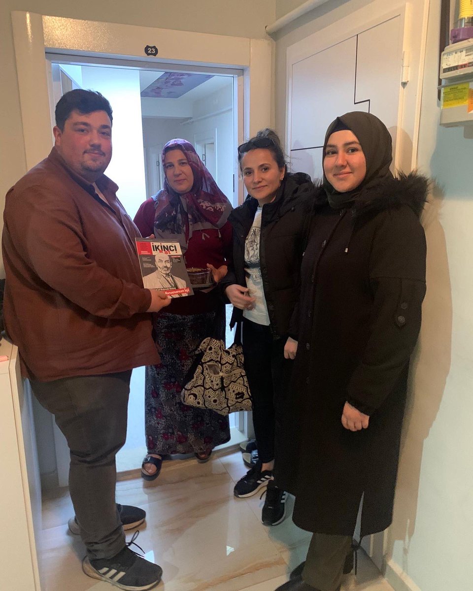 YeniSecmenNigde's tweet photo. 📍Bugün doğum günleri olan Ufuk,Furkan,Şevval ve Enes kardeşlerimizin doğum günlerini "Genç Arazi"programımız doğrultusunda Sosyal Politikalar Birim Başkanımız Oğuzhan Adem ve Yeniseçmen Yönetim birimiyle kutladık.🥳 https://t.co/D9Ud64zvf5