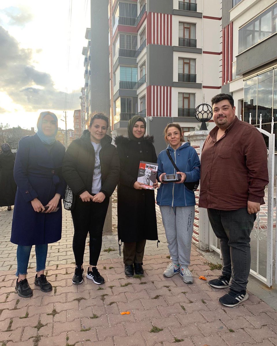 YeniSecmenNigde's tweet photo. 📍Bugün doğum günleri olan Ufuk,Furkan,Şevval ve Enes kardeşlerimizin doğum günlerini "Genç Arazi"programımız doğrultusunda Sosyal Politikalar Birim Başkanımız Oğuzhan Adem ve Yeniseçmen Yönetim birimiyle kutladık.🥳 https://t.co/D9Ud64zvf5
