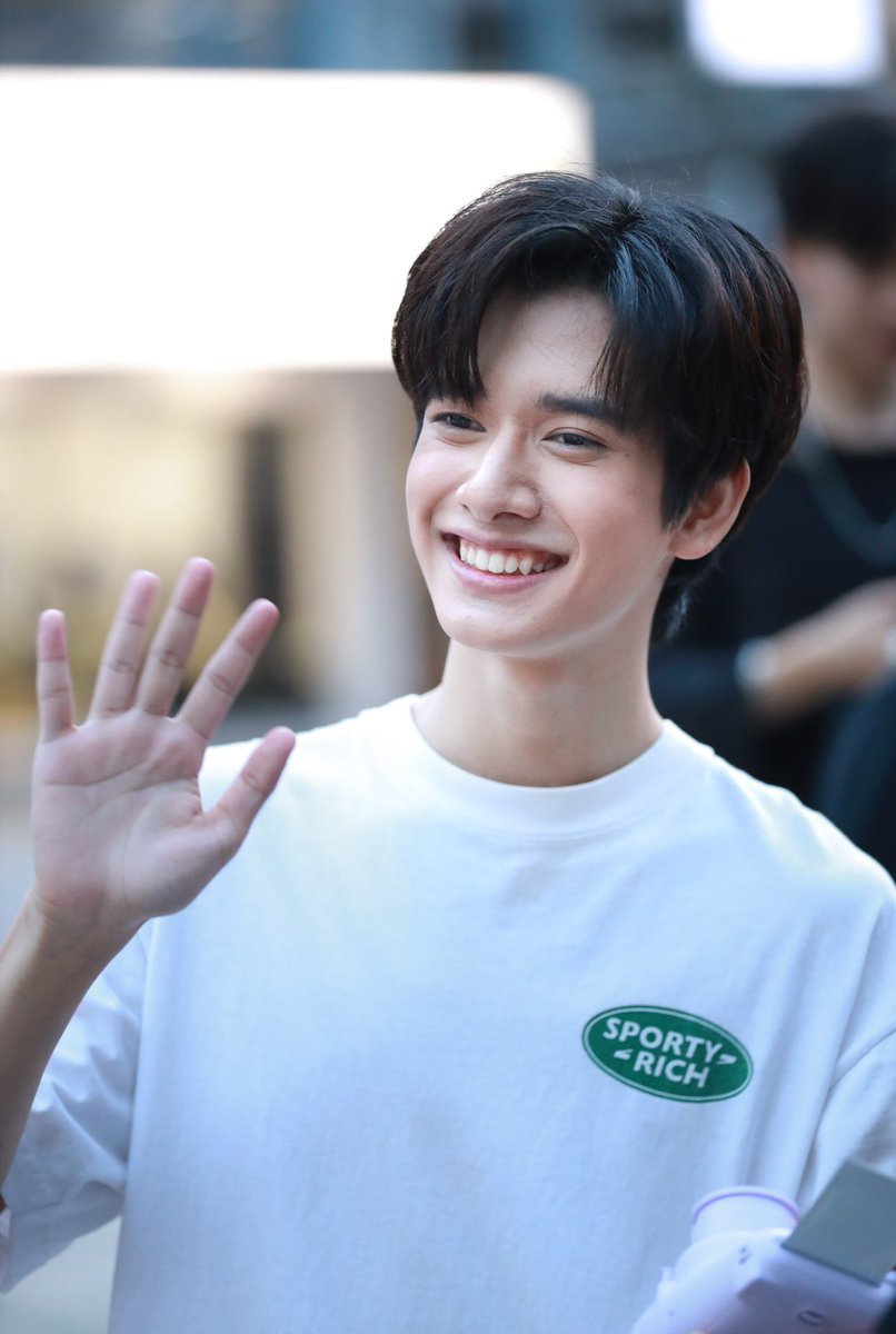 TingParPai's tweet photo. คุณรอยยิ้ม น่ารักแฮะ 

#2MoonsTheAmbassador 
#JRN10ปี10อาวุธไร้เทียมทาน
#atdpark https://t.co/XyuJfn7U6R