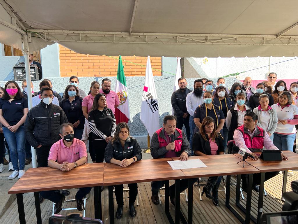 INE_Oaxaca's tweet photo. Hemos seguido con atención y sorpresa el proceso legislativo de reforma a las leyes en materia electoral, cuya concreción pondrá en evidente riesgo la
posibilidad de que el Instituto Nacional Electoral garantice la celebración de elecciones libres, auténticas y periódicas (1/3) https://t.co/Flew4d5Yox