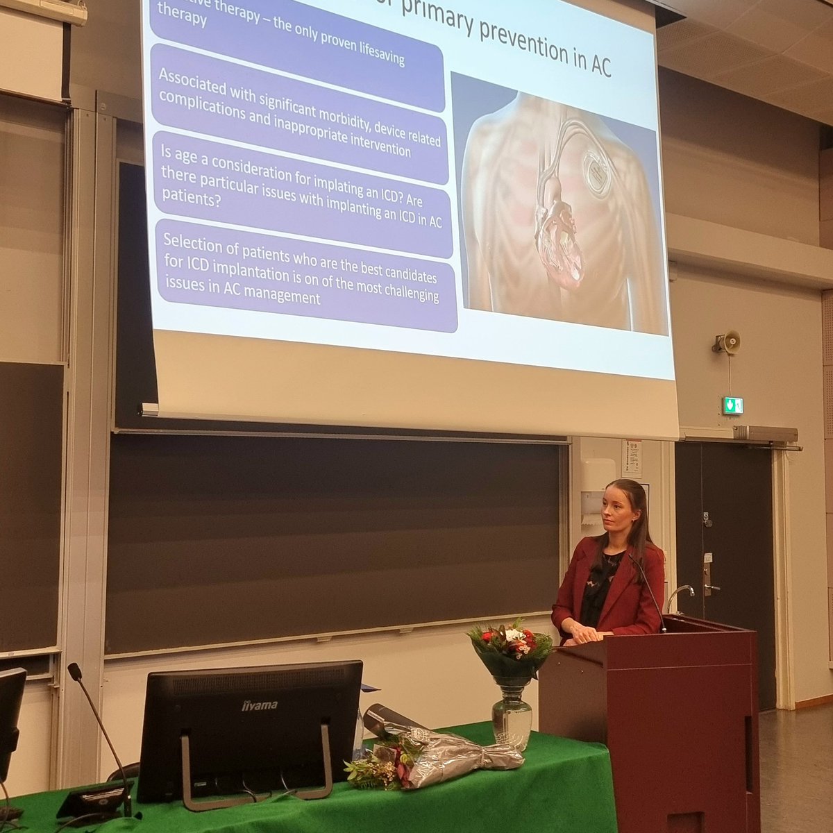 oyvlie's tweet photo. Science superstar @NorbergRootwelt absolutely nailing her PhD-defence! Proud supervisor🙋‍♂️ Congrats to all @ProCardio1 @KristinaHaugaa @UniOslo_MED https://t.co/UJCIMhjqWj