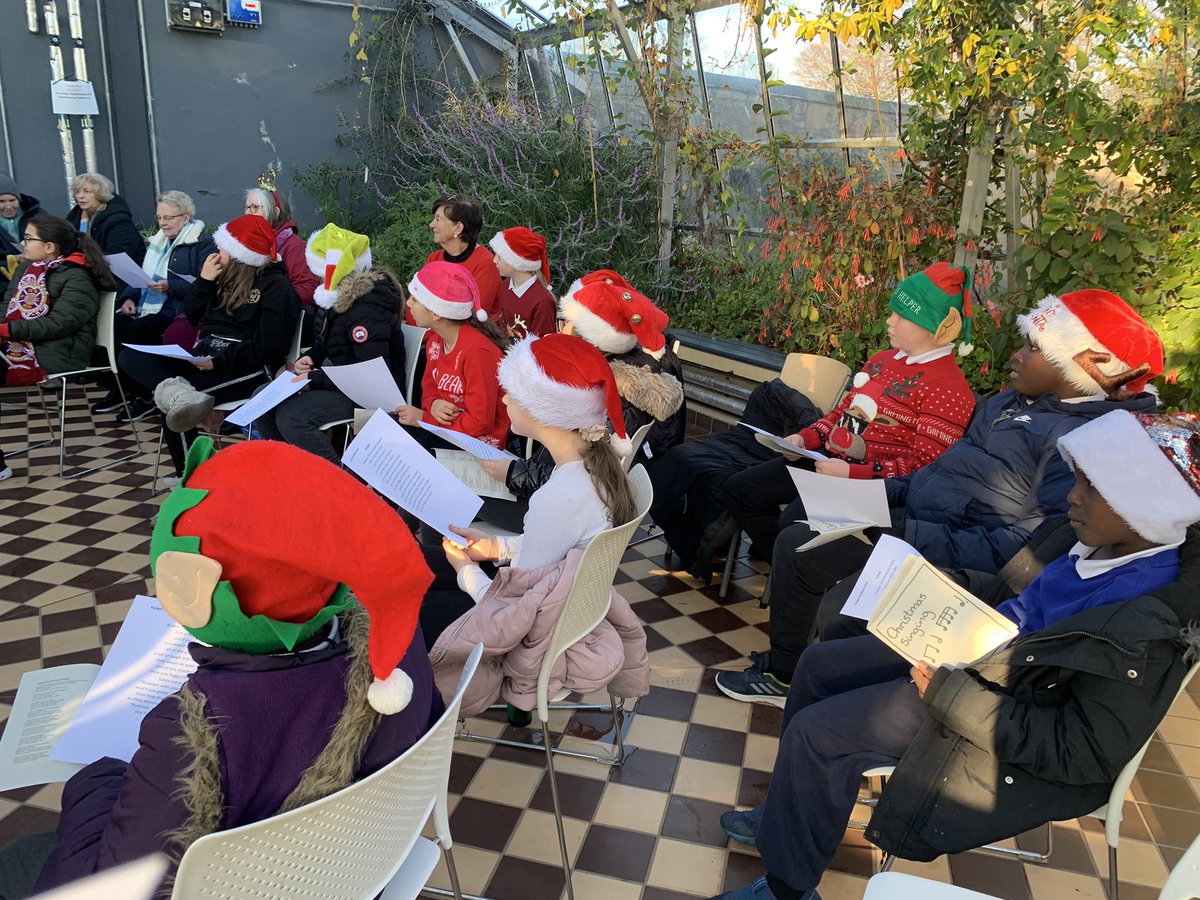 MrsLeeBPS tweet media