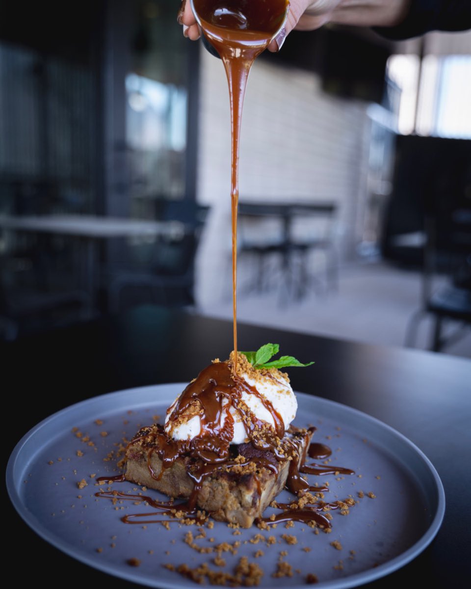 flankeraz's tweet photo. Save room for dessert — Our signature Sticky Toffee Bread Pudding is calling your name. Vanilla Ice Cream and drizzles of Rum Caramel Sauce make every bite a winner 🍨 https://t.co/yAYooPD0oX