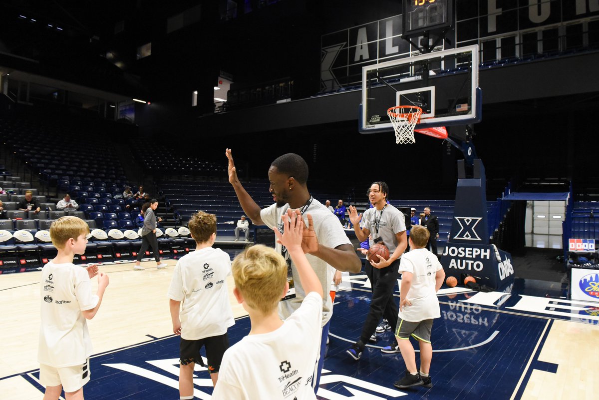 ProCamps's tweet photo. We had a blast at the Crosstown Collaborative Impact Camps this past weekend. Thank you to the players and campers for their effort in making last weekend a great experience! 🙌 

#crosstowncollab #youthsports #basketball #experience #procamps https://t.co/9BHIjRm9zx