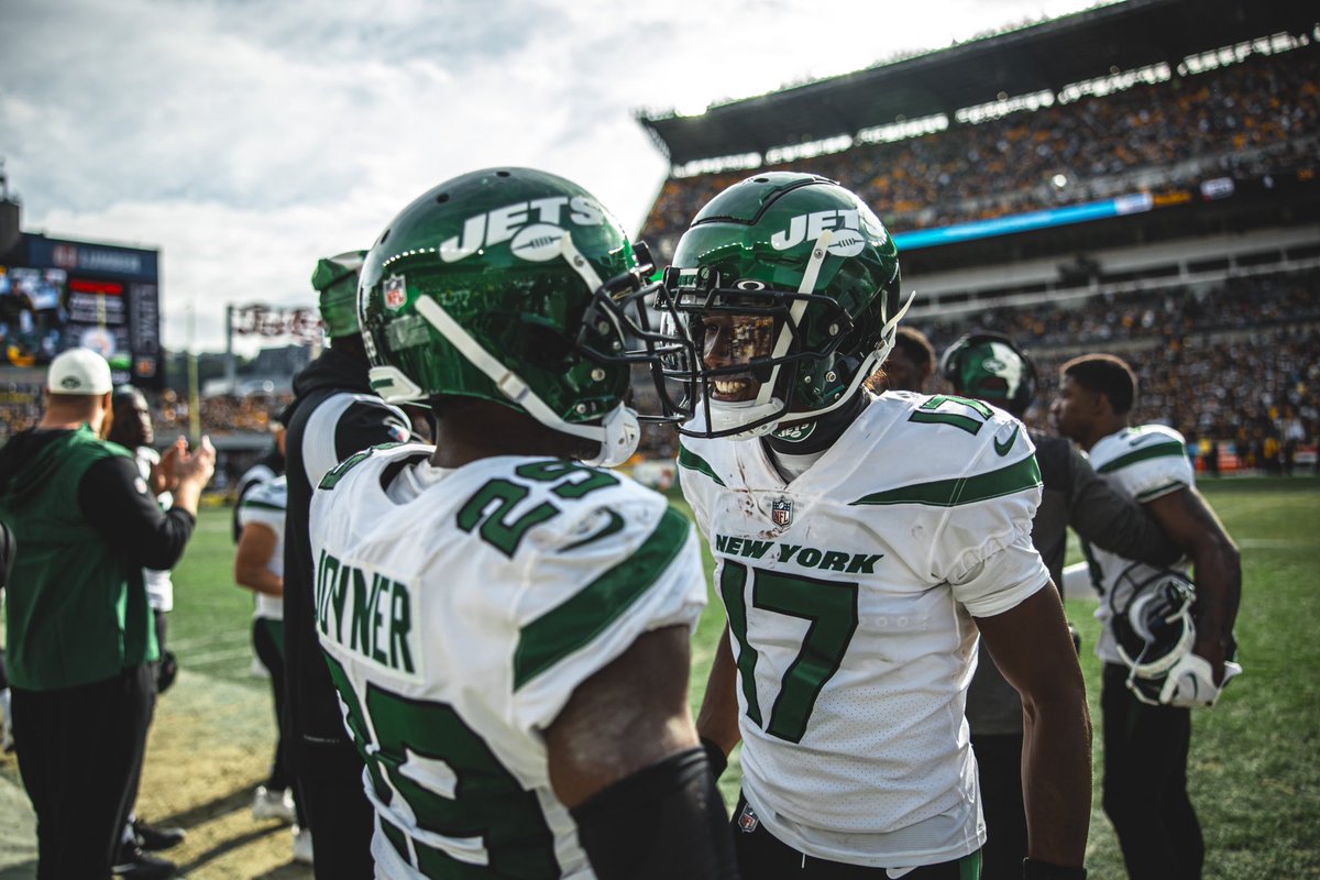 woodyjohnson4's tweet image. So many of our guys deserve to be in the Pro Bowl. Today’s your last chance to help get them there - reply with a player’s name and #ProBowlVote !