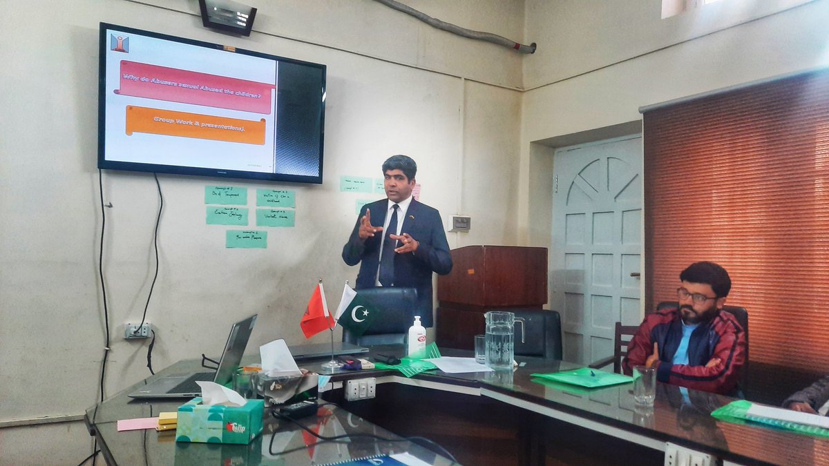 AbdulHa06519089's tweet photo. An other session on child protection with the civil society the activity was organized by #DANESH organization with support or UNHCR Quetta office with great efforts of @SaeedKhuhro4
@ForSeher @Dr_RubabaBuledi @ErwinPolicar @BehramLehri @mirbehramb @gdpakistan @PJNPakistan https://t.co/uI6nIWqF1z